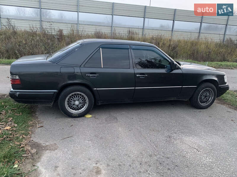 Седан Mercedes-Benz E-Class 1995 в Житомире фото 2 Седан Mercedes-Benz E-Class 1995 в Житомире