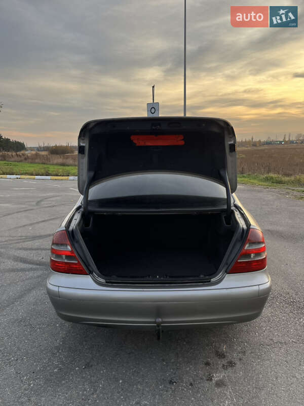 Седан Mercedes-Benz E-Class 2004 в Бучі фото 13 Седан Mercedes-Benz E-Class 2004 в Бучі