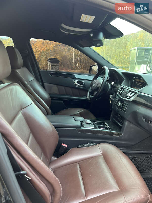 Седан Mercedes-Benz E-Class 2009 в Тячеве