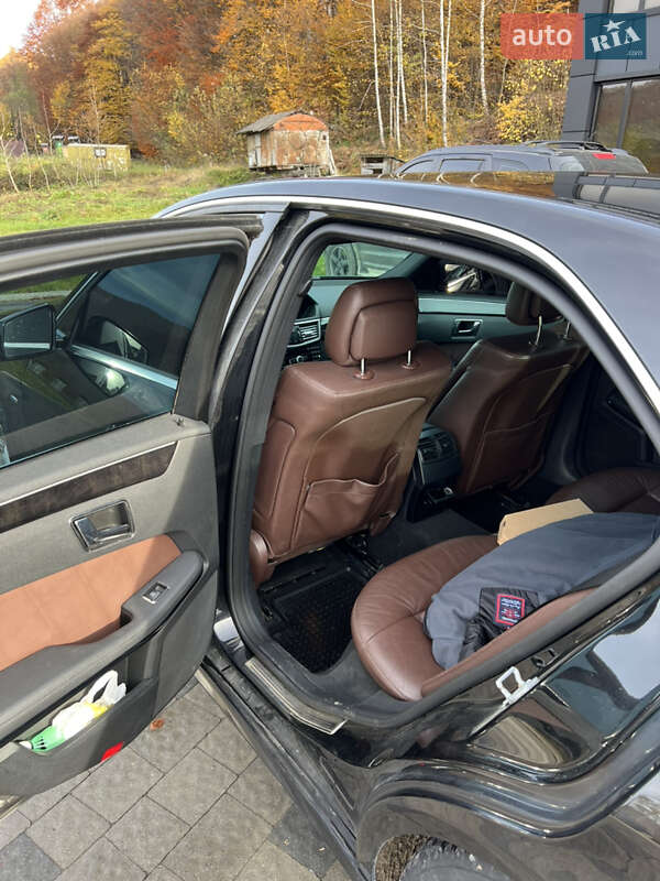 Седан Mercedes-Benz E-Class 2009 в Тячеве