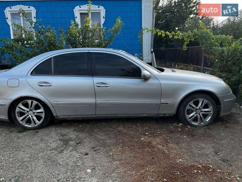 Седан Mercedes-Benz E-Class 2002 в Тульчине