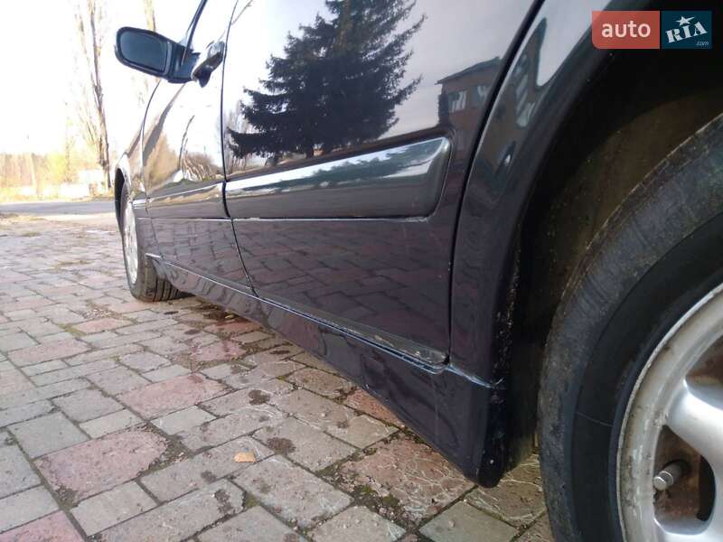 Седан Mercedes-Benz E-Class 2000 в Коростене