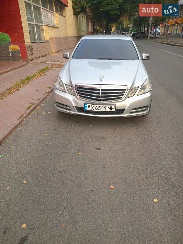 Седан Mercedes-Benz E-Class 2011 в Харькове