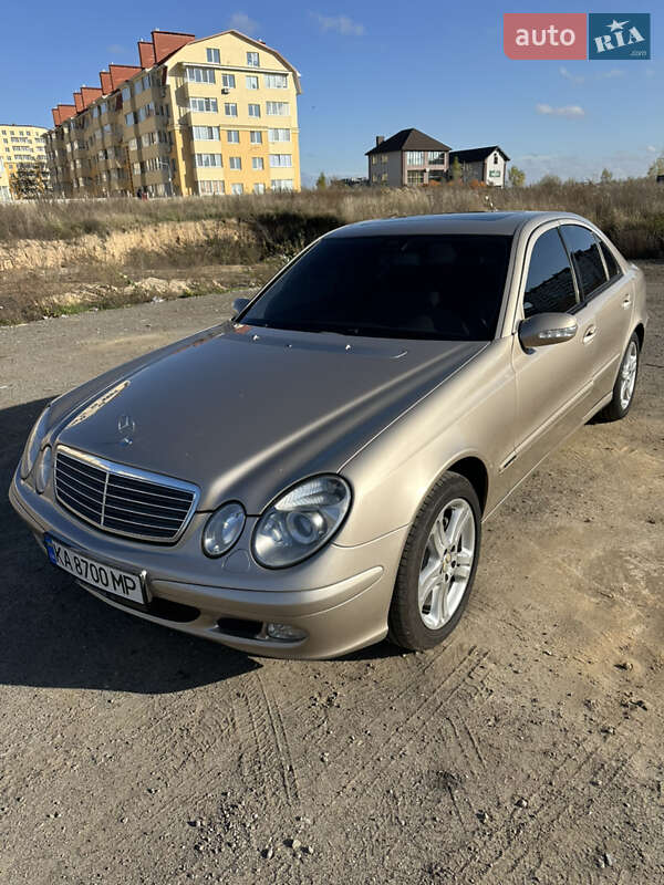 Седан Mercedes-Benz E-Class 2004 в Киеве