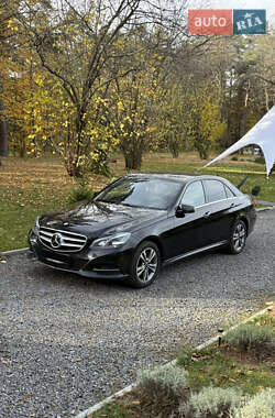 Седан Mercedes-Benz E-Class 2015 в Львове