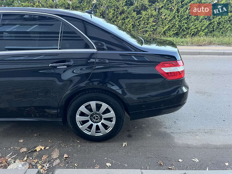 Седан Mercedes-Benz E-Class 2012 в Киеве
