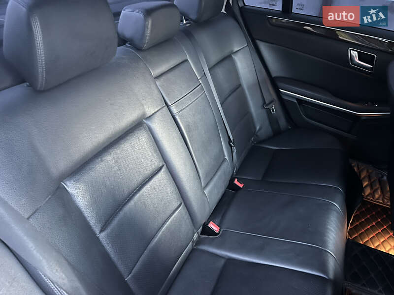 Седан Mercedes-Benz E-Class 2012 в Киеве