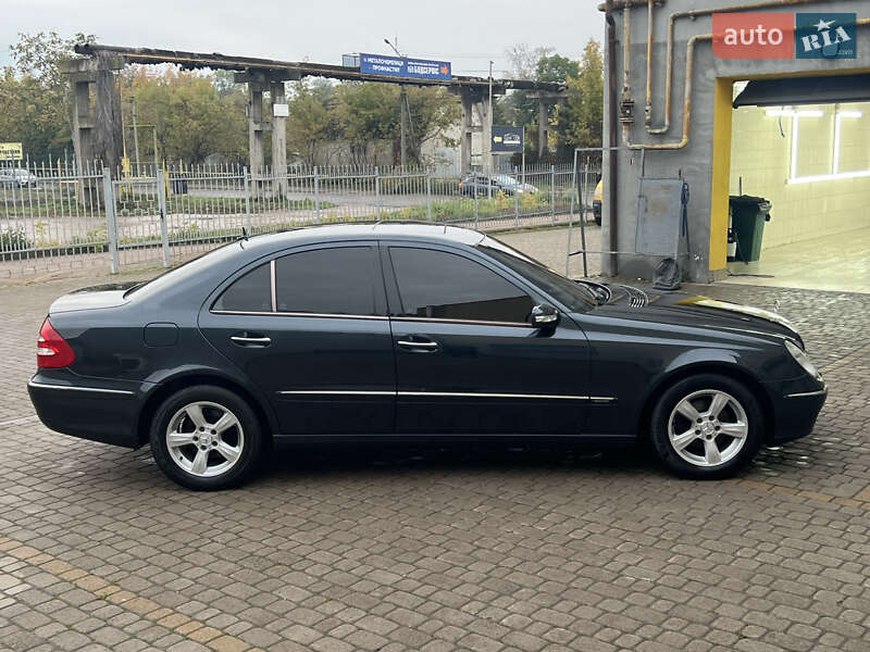 Седан Mercedes-Benz E-Class 2005 в Ивано-Франковске