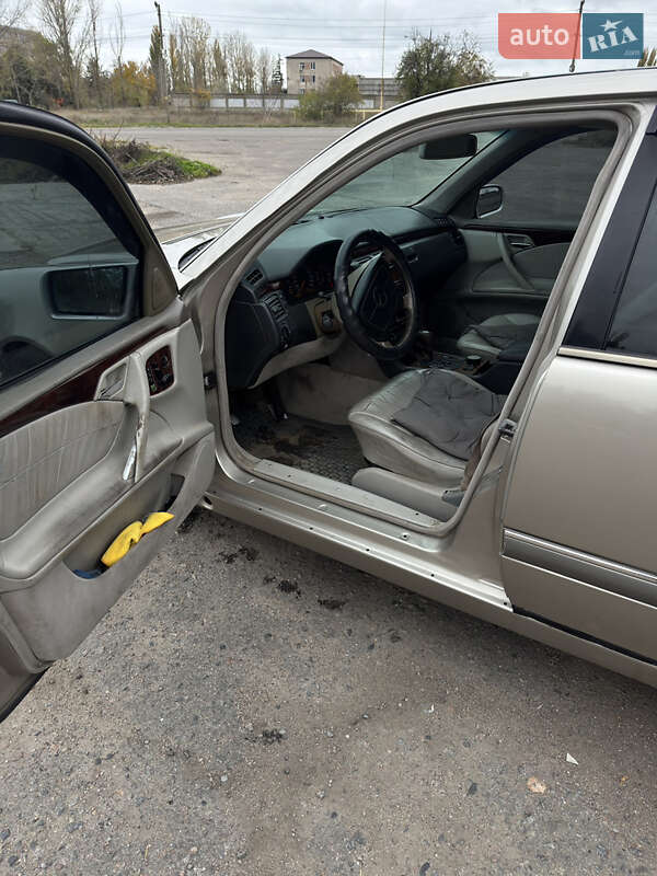Седан Mercedes-Benz E-Class 1997 в Білгороді-Дністровському