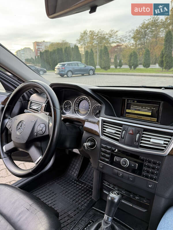 Седан Mercedes-Benz E-Class 2011 в Чернівцях фото 18 Седан Mercedes-Benz E-Class 2011 в Чернівцях