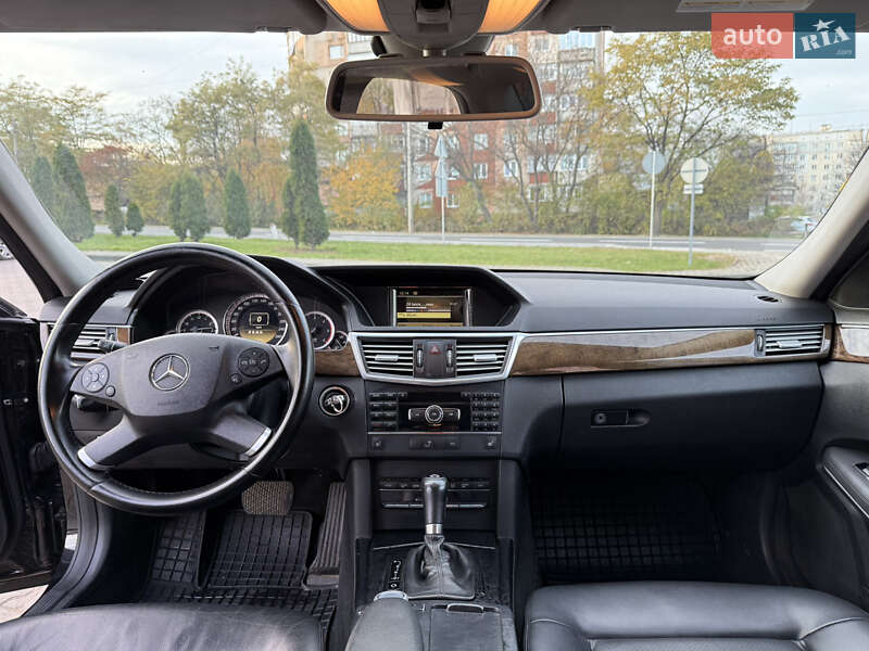 Седан Mercedes-Benz E-Class 2011 в Чернівцях фото 23 Седан Mercedes-Benz E-Class 2011 в Чернівцях