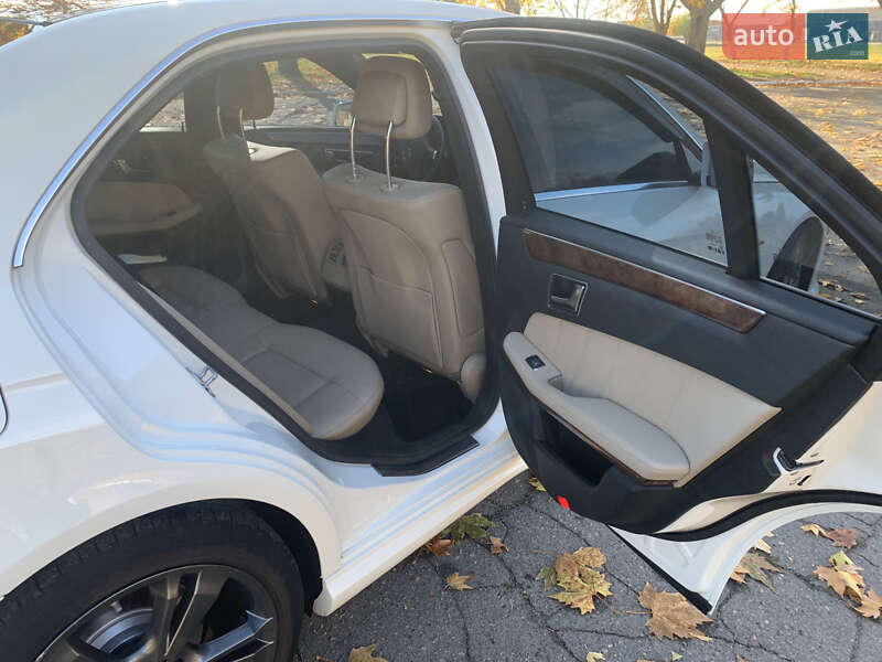 Седан Mercedes-Benz E-Class 2011 в Новій Одесі