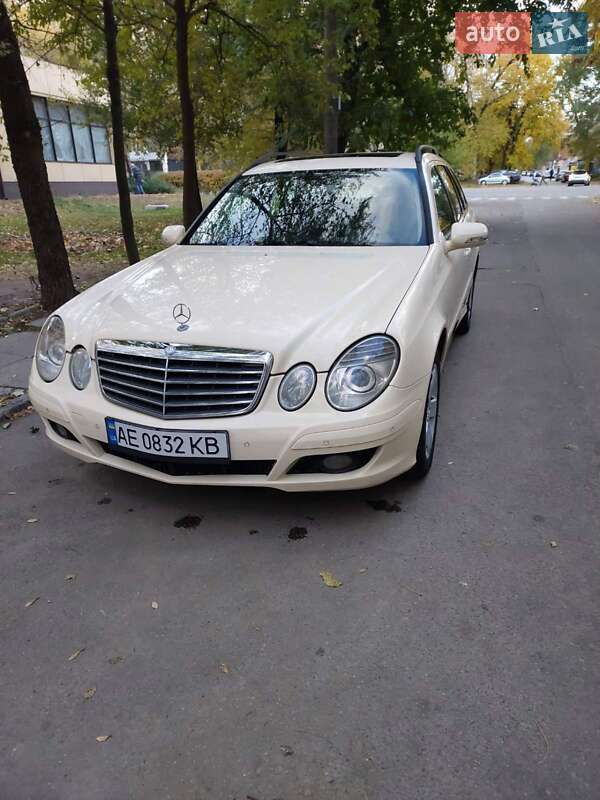 Универсал Mercedes-Benz E-Class 2008 в Запорожье