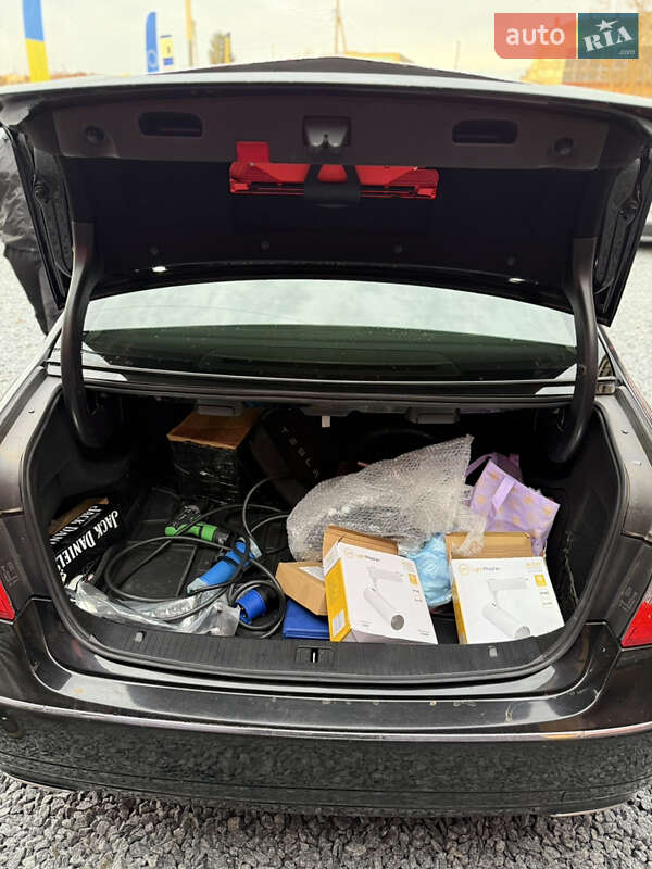 Седан Mercedes-Benz E-Class 2012 в Стрые