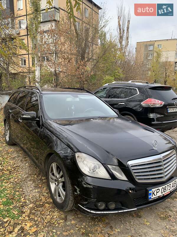 Універсал Mercedes-Benz E-Class 2011 в Дніпрі