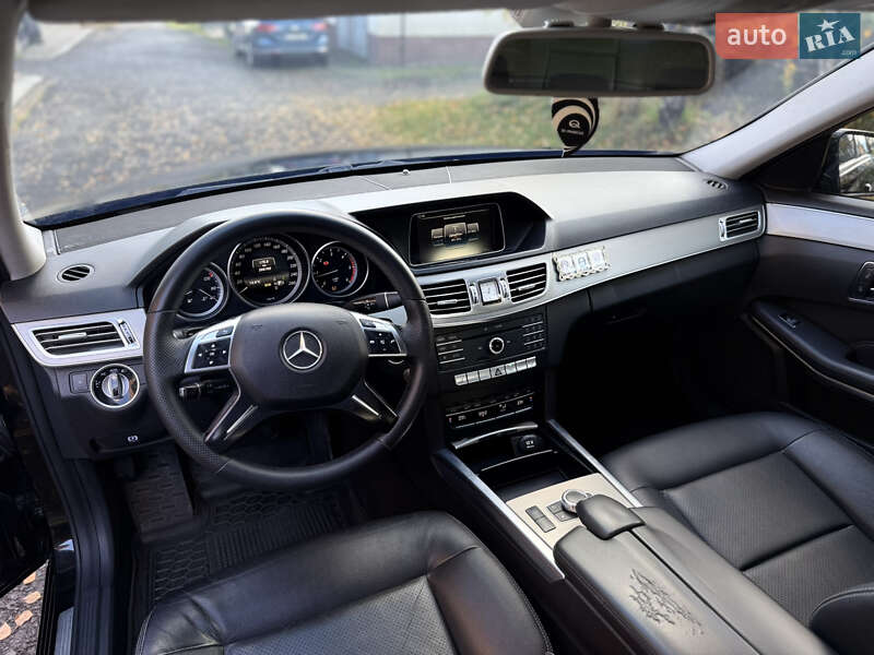 Седан Mercedes-Benz E-Class 2015 в Іршаві