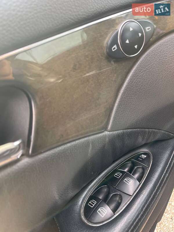 Седан Mercedes-Benz E-Class 2002 в Ужгороде