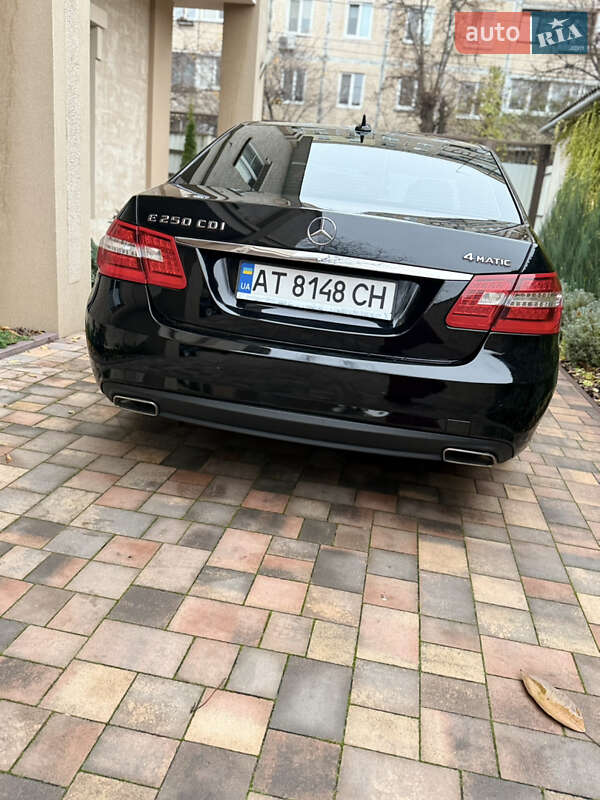 Седан Mercedes-Benz E-Class 2012 в Києві фото 17 Седан Mercedes-Benz E-Class 2012 в Києві