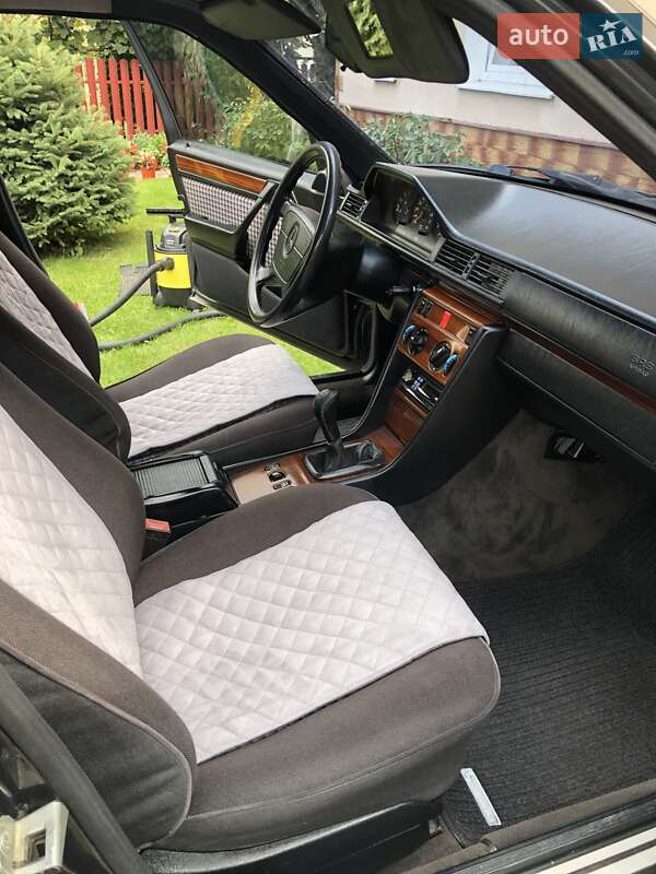 Седан Mercedes-Benz E-Class 1995 в Ивано-Франковске