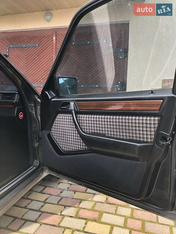 Седан Mercedes-Benz E-Class 1995 в Ивано-Франковске