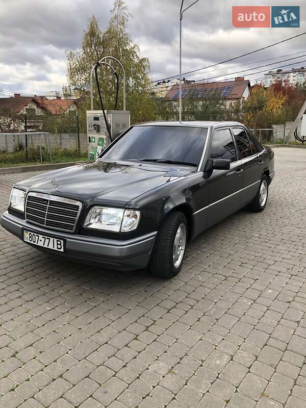 Седан Mercedes-Benz E-Class 1995 в Ивано-Франковске
