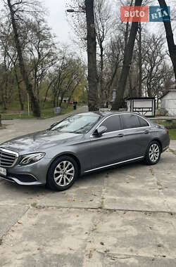 Седан Mercedes-Benz E-Class 2017 в Киеве