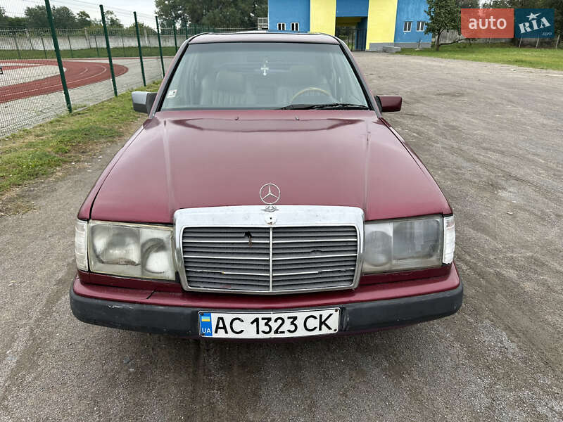 Седан Mercedes-Benz E-Class 1985 в Любомле фото 3 Седан Mercedes-Benz E-Class 1985 в Любомле