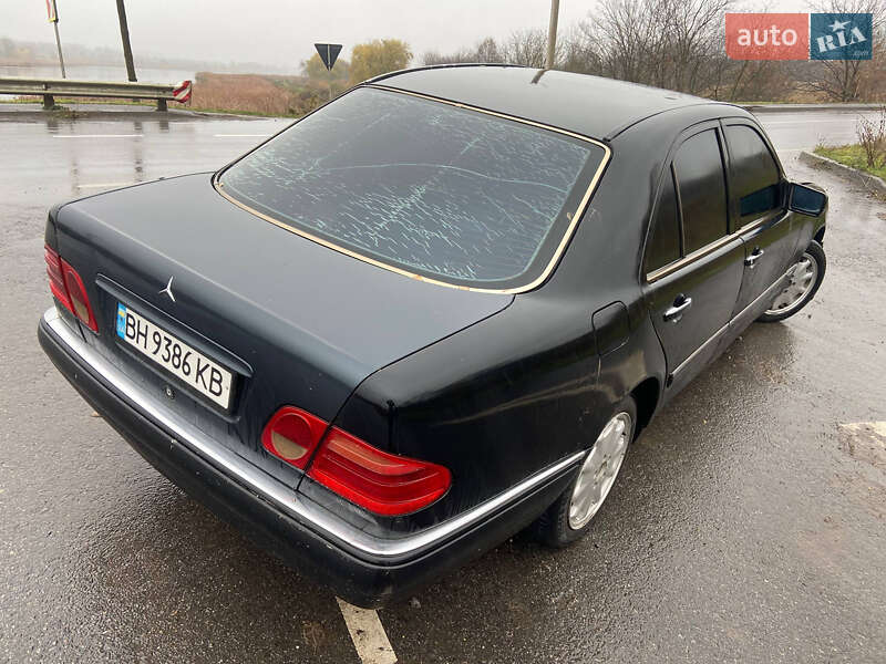 Седан Mercedes-Benz E-Class 1995 в Тульчине