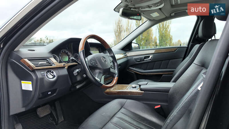 Седан Mercedes-Benz E-Class 2010 в Киеве