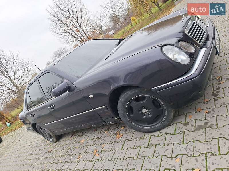 Седан Mercedes-Benz E-Class 1997 в Черновцах