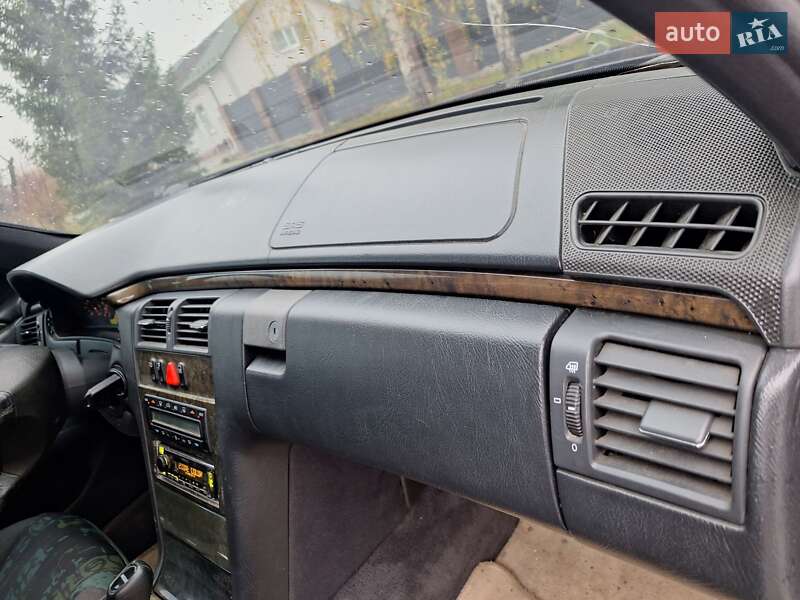 Седан Mercedes-Benz E-Class 1997 в Черновцах