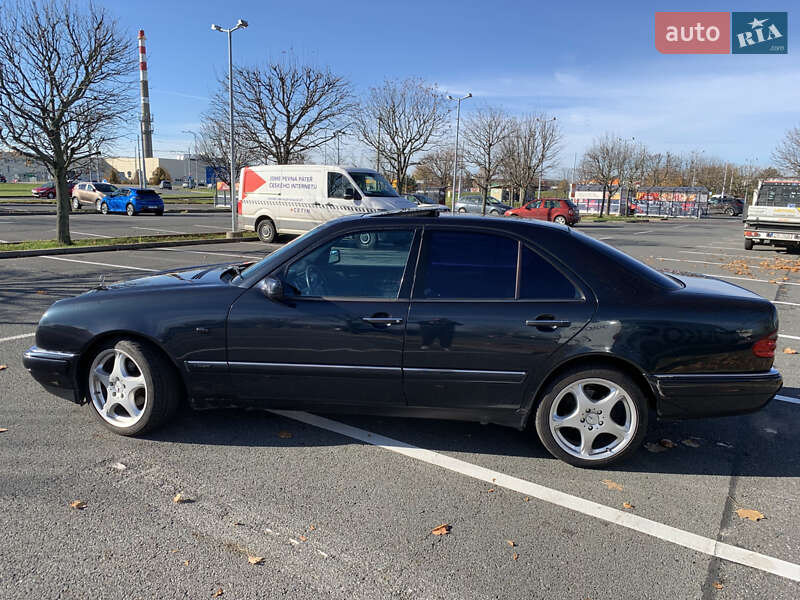 Седан Mercedes-Benz E-Class 1998 в Николаеве