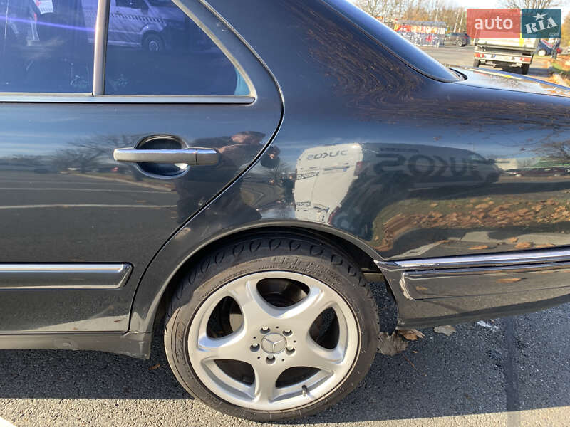 Седан Mercedes-Benz E-Class 1998 в Николаеве