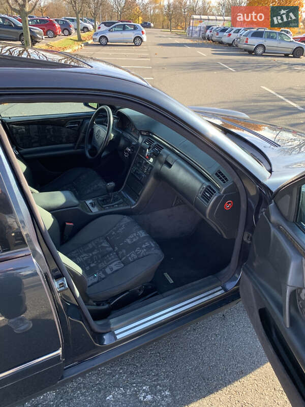 Седан Mercedes-Benz E-Class 1998 в Николаеве