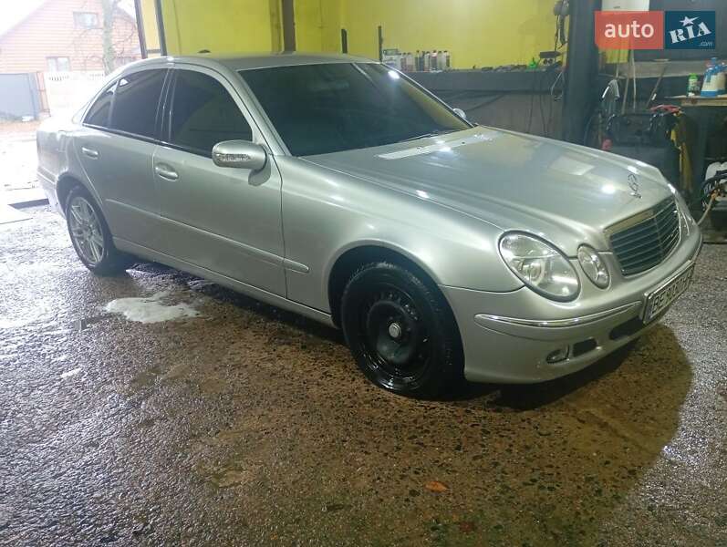 Седан Mercedes-Benz E-Class 2002 в Первомайске