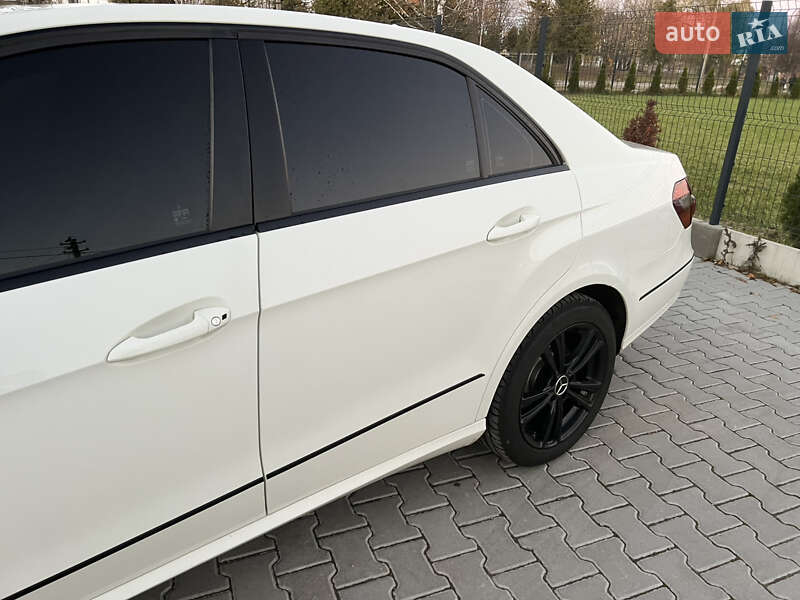 Седан Mercedes-Benz E-Class 2011 в Дрогобичі