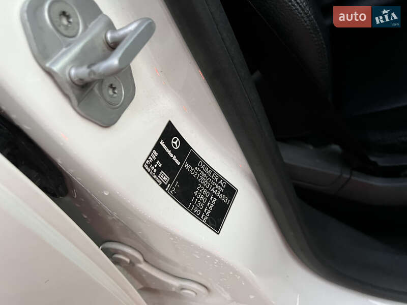 Седан Mercedes-Benz E-Class 2011 в Дрогобичі