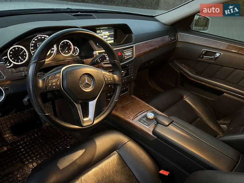 Седан Mercedes-Benz E-Class 2011 в Дрогобичі