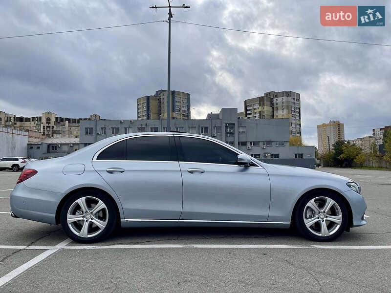 Седан Mercedes-Benz E-Class 2016 в Киеве