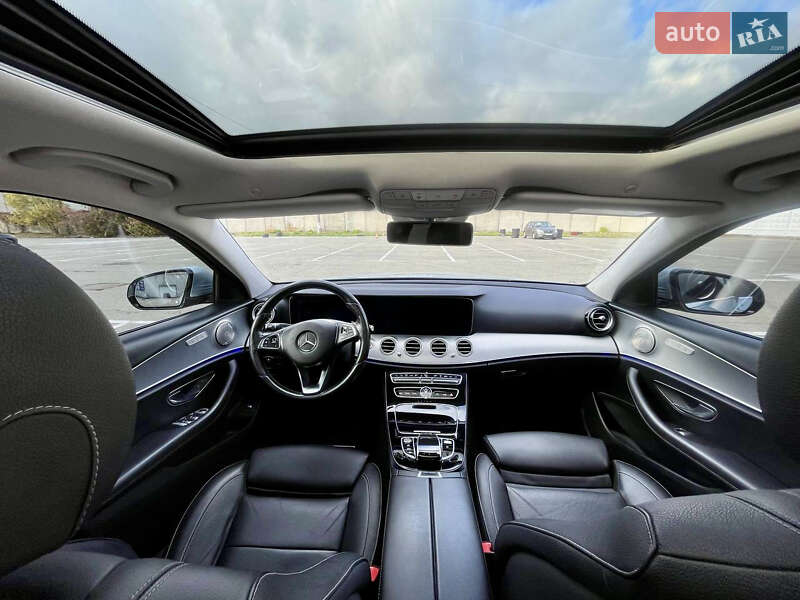 Седан Mercedes-Benz E-Class 2016 в Киеве