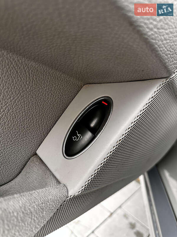 Седан Mercedes-Benz E-Class 2002 в Рівному фото 39 Седан Mercedes-Benz E-Class 2002 в Рівному