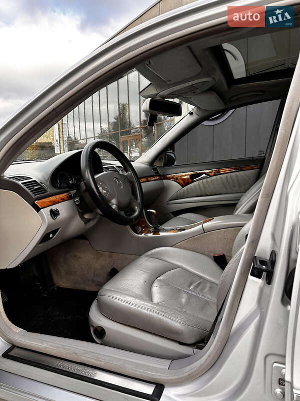 Седан Mercedes-Benz E-Class 2002 в Рівному фото 44 Седан Mercedes-Benz E-Class 2002 в Рівному
