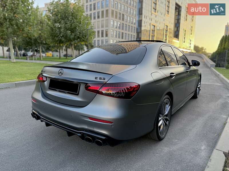 Седан Mercedes-Benz E-Class 2022 в Днепре