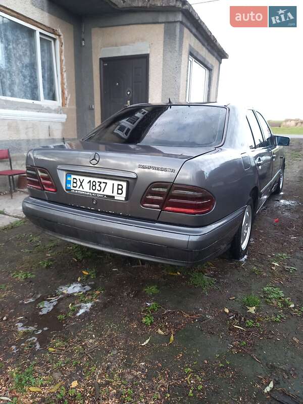Седан Mercedes-Benz E-Class 1996 в Львове