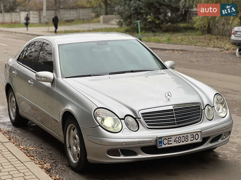 Седан Mercedes-Benz E-Class 2002 в Черновцах