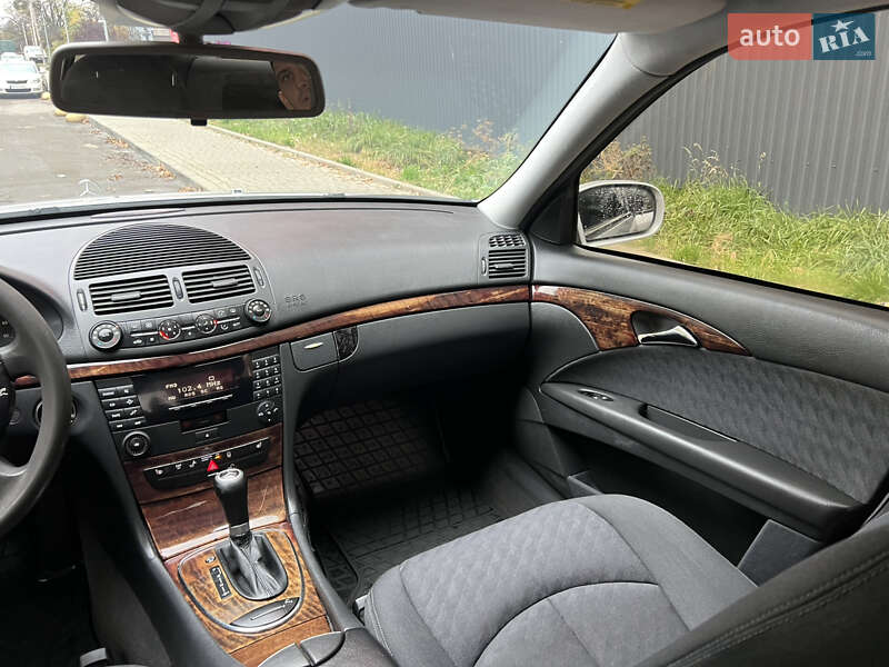 Седан Mercedes-Benz E-Class 2002 в Черновцах