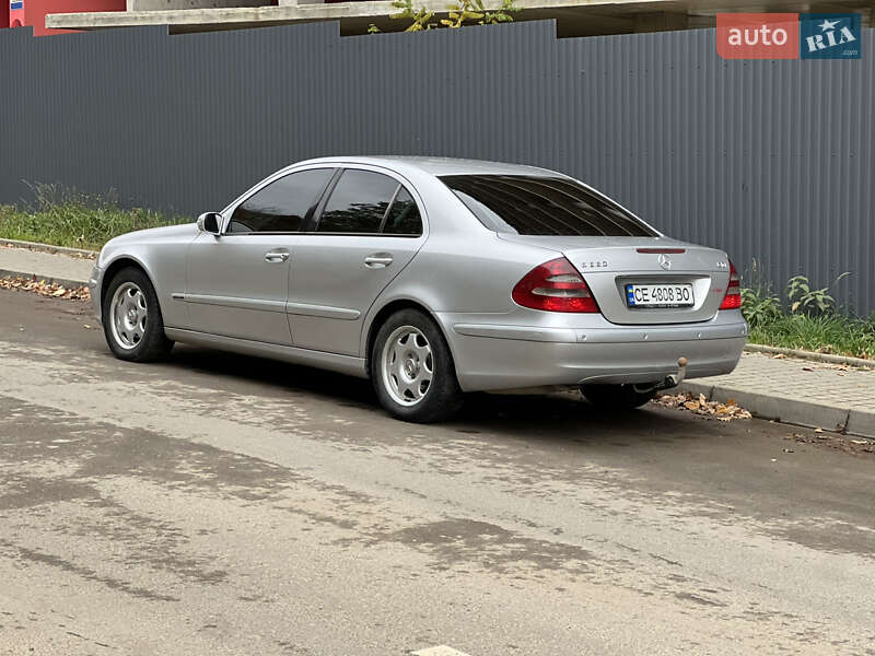 Седан Mercedes-Benz E-Class 2002 в Черновцах