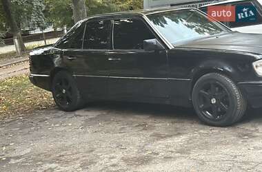 Седан Mercedes-Benz E-Class 1992 в Києві