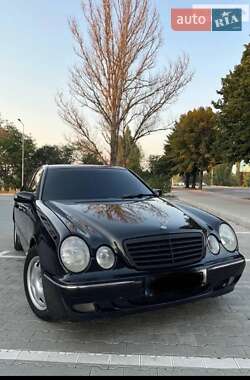 Седан Mercedes-Benz E-Class 2000 в Городку