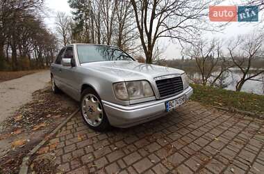 Седан Mercedes-Benz E-Class 1990 в Жидачові